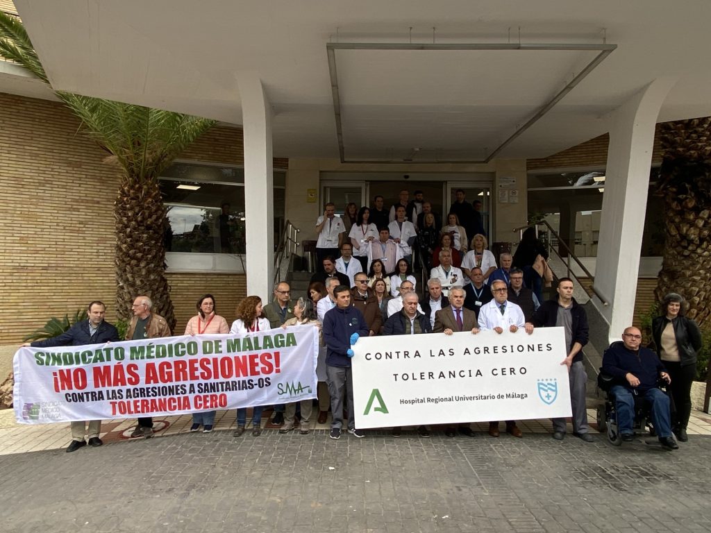 Familiares de un paciente en las urgencias del hospital regional insultan y amenazan a dos médicas neurocirujanas