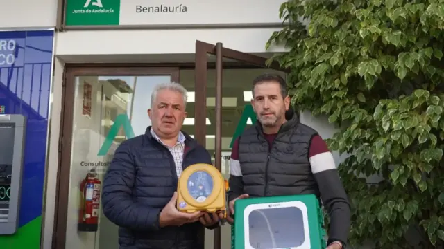 Benalauría instala desfibriladores en espacios públicos en el pueblo y pedanías para responder a emergencias cardíacas