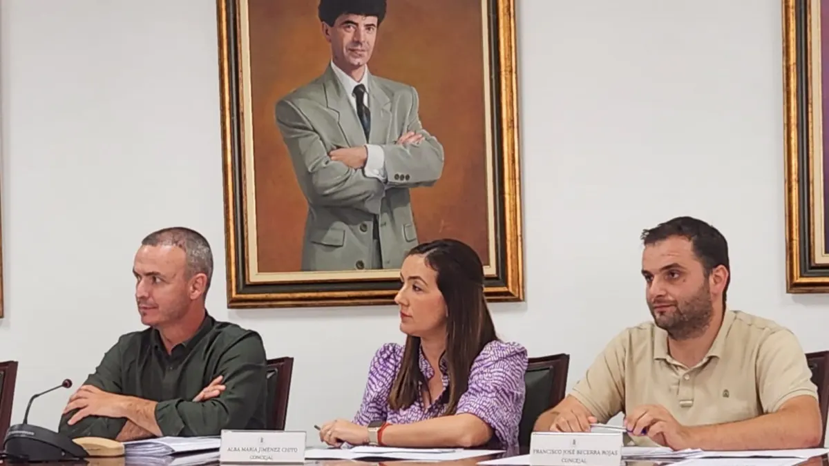 Duelo PSOE-PP en Manilva: Diego José Jiménez reta al alcalde a un debate público