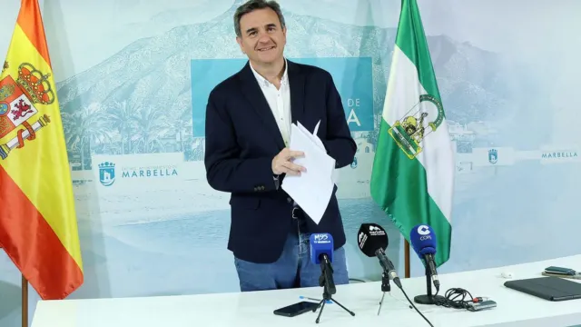 Marbella implanta un sistema tecnológico en dependencias municipales para la atención a personas con discapacidad auditiva