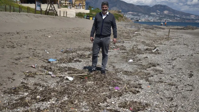 Temor por el “lamentable estado” en el que se encuentra la playa de ‘El Ejido’ a escasos días de Semana Santa