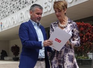 El futuro del Alcalde de Estepona en manos de Moreno Bonilla 1 Pepe Bernal y Emma Molina