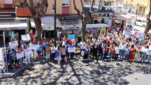 Sanitarios y vecinos alzan la voz por unas urgencias dignas en Las Lagunas en una situación que califican como de «insostenible»