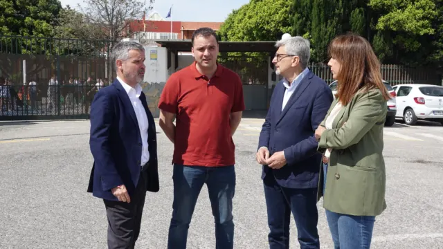 Francisco Becerra (PSOE): «Los alumnos del único IES de Manilva, prácticamente no pueden caminar ni por los pasillos»