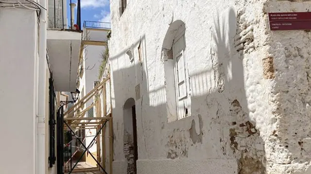 El PP y Vox de Marbella demoran el arreglo del deteriorado Convento de la Trinidad y votan en contra de su rehabilitación urgente