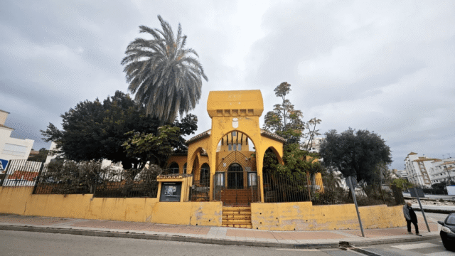 Se reactiva la oposición a que el albergue juvenil del Puerto de Estepona no se dedique a viviendas para jóvenes