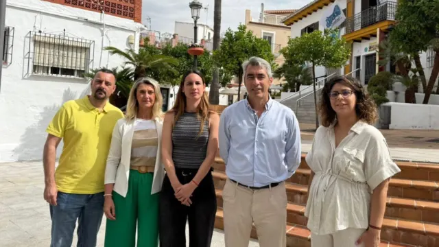 El alcalde «convierte el patrimonio de los benalmadenses en un negocio para unos pocos“
