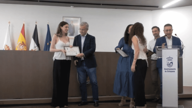 Estepona reconoce a los 21 mejores alumnos de Bachillerato en la XII edición de los Premios a la Excelencia Educativa
