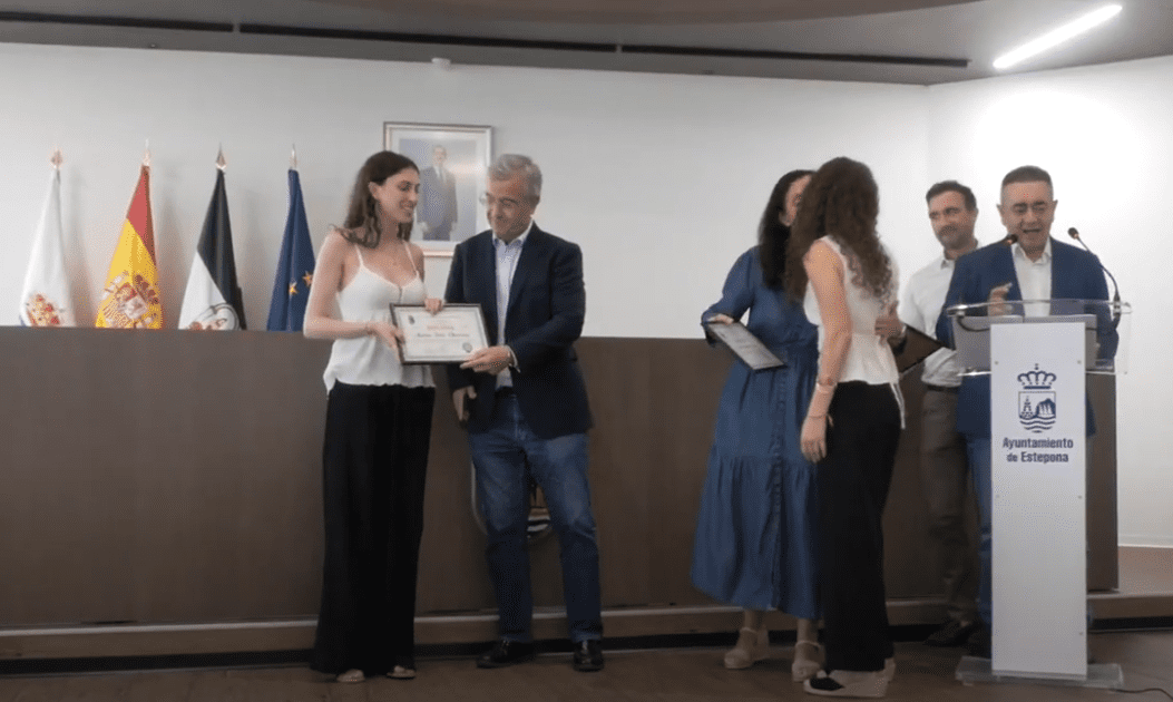 Estepona reconoce a los 21 mejores alumnos de Bachillerato en la XII edición de los Premios a la Excelencia Educativa