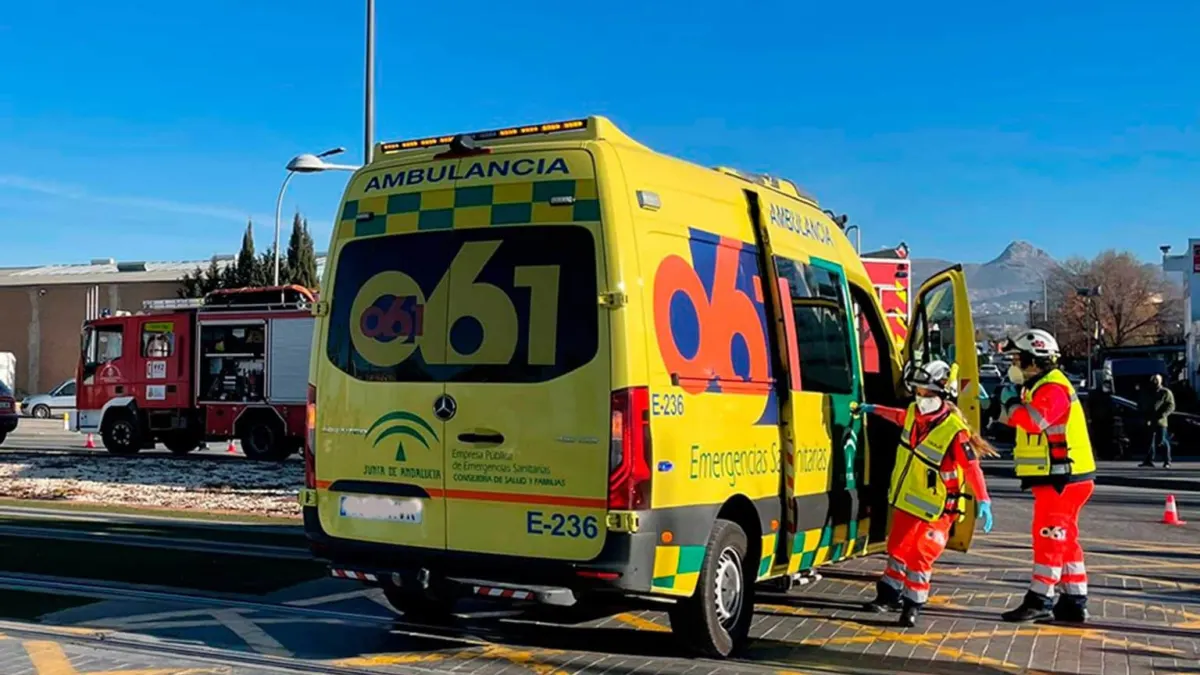 Insultan y arrojan una zapatilla a la cara a un facultativo del CES 061 en Mijas
