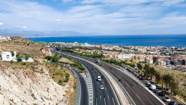 El Ministerio de Transportes formaliza el estudio para la mejora de la A-7 entre Torremolinos y Torreguadiaro
