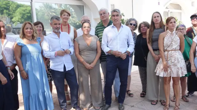 Bernal: «El PP ha entrado en una competición de peloteo a Moreno Bonilla para buscar un puestecito a su lado con el dinero de todos los vecinos y…