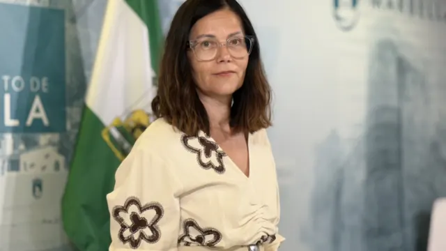 Isabel Pérez carga contra la alcaldesa por un “proyecto agotado” tras 16 años en el poder y advierte de deuda, suciedad en las calles y “pelotazos…