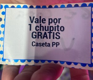 El PP se salta la ordenanza de Vía Pública durante toda la Feria de Mijas para beneficiar a su caseta
