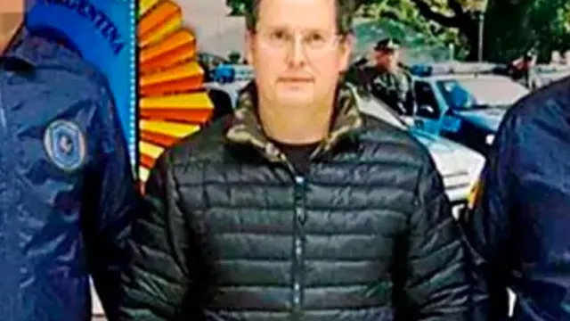 Tras casi veinte años fugado, el exedil marbellí Carlos Fernández regresa y queda en libertad provisional