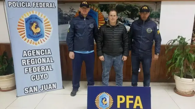 Veinte años después de su huida, Carlos Fernández asume su culpa y evita la cárcel