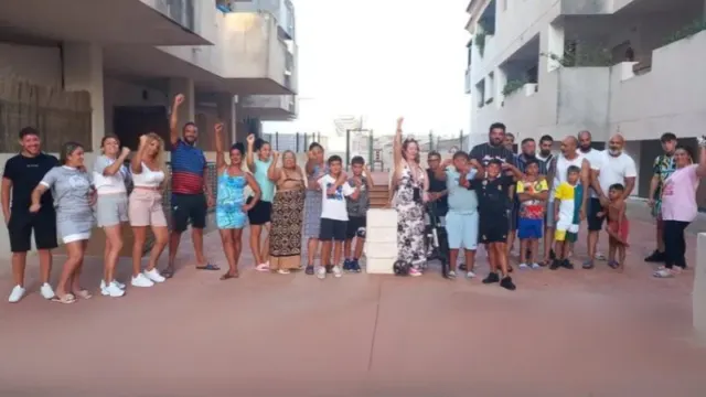 62 familias se enfrentan a un desahucio en Manilva por un fondo buitre