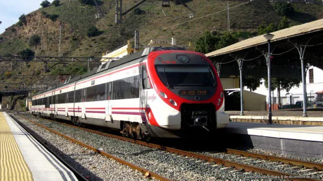 El horizonte del tren de la Costa del Sol empieza a aclararse: El Gobierno ve factible activar el tren litoral entre Fuengirola y Marbella
