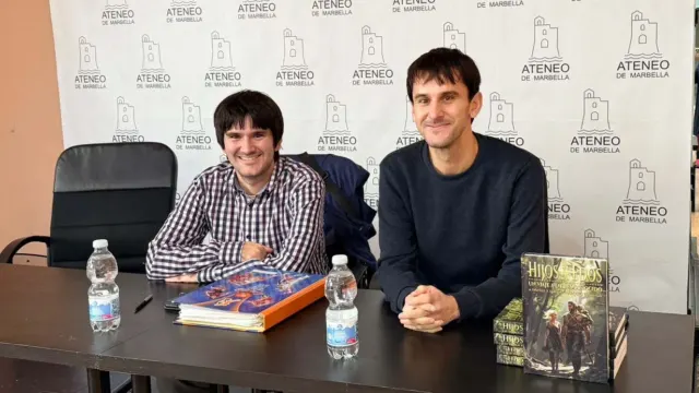 Julio Arias reivindica la necesidad de espacios alternativos para la cultura local durante la presentación de la novela fantástica Hijos de Edos