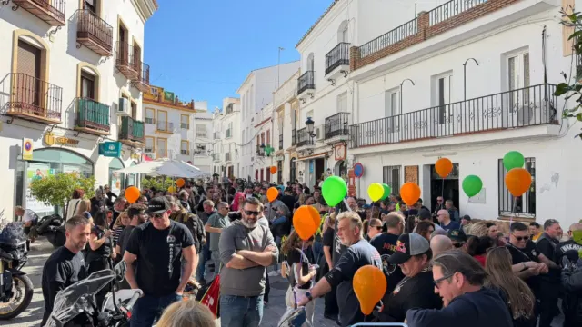 Más de 300 moteros recorren una ruta solidaria en Ojén contra el acoso escolar