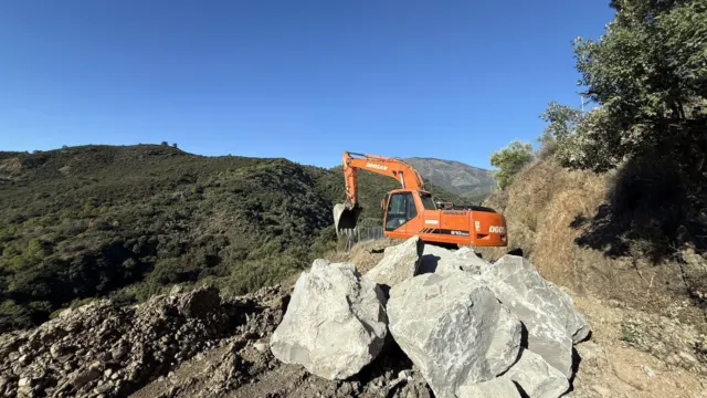 Denuncian que García Urbano mantiene en el «abandono total» los caminos rurales de Estepona