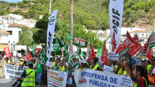 Josele González, tras felicitar a los trabajadores municipales de Mijas, pide a la alcaldesa que “cumpla con todos los acuerdos”