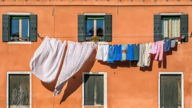 Torremolinos multará con hasta 750 euros por tender la ropa al aire libre