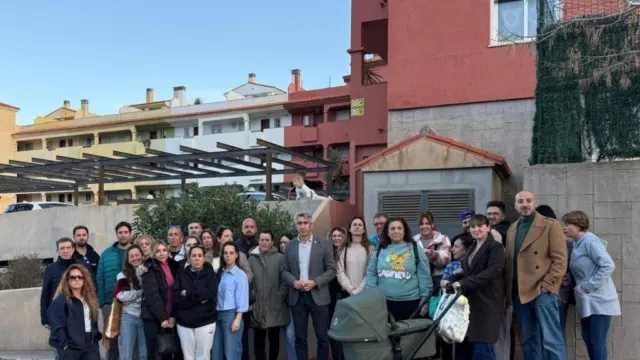 90 familias de Benalmádena ante la incertidumbre de la venta de sus viviendas a un fondo inversor