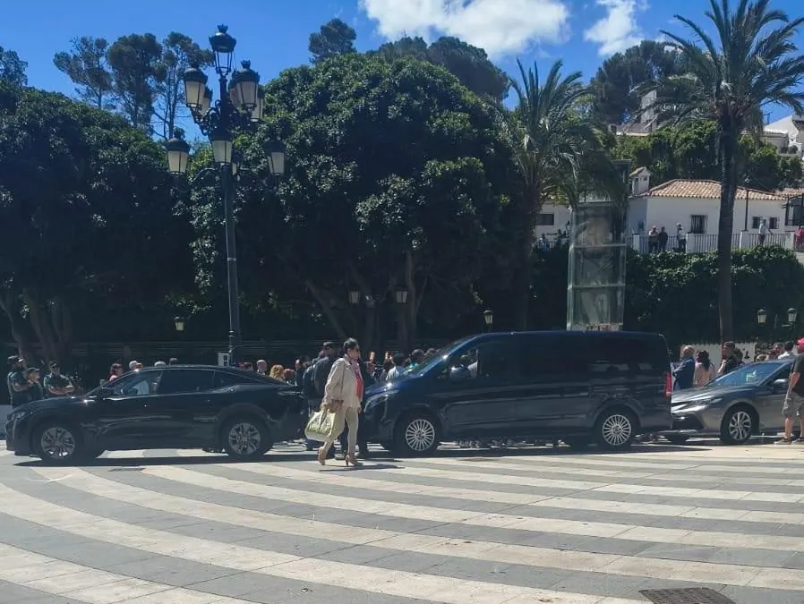 El PSOE de Mijas denuncia la “okupación” de la plaza Virgen de la Peña por Vox