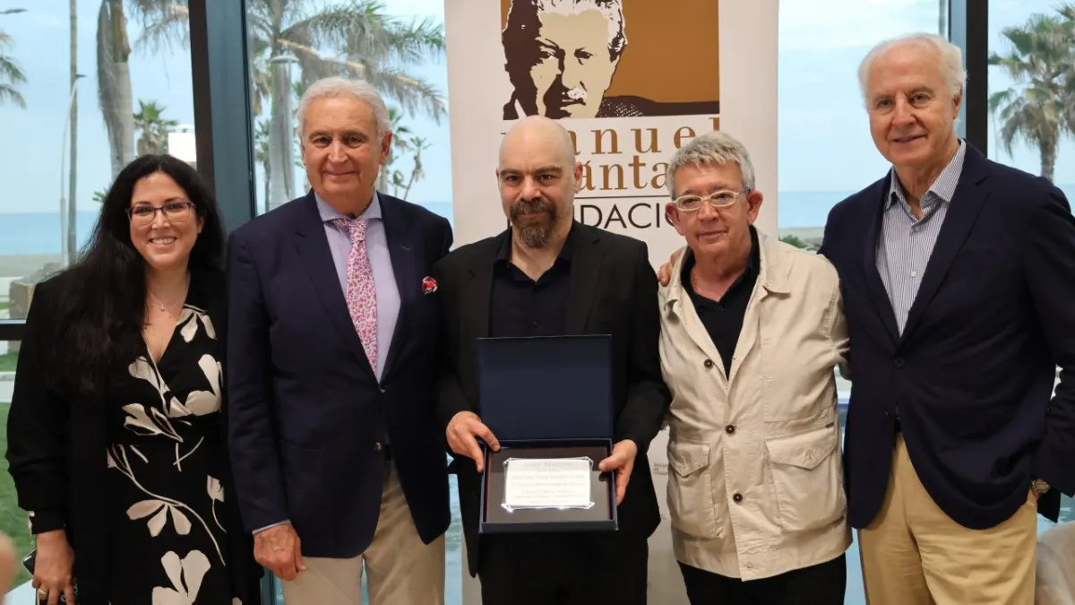 Ariel Magnus recibe el IV Premio de Novela Ciudad de Estepona por ‘Mentir la verdad’