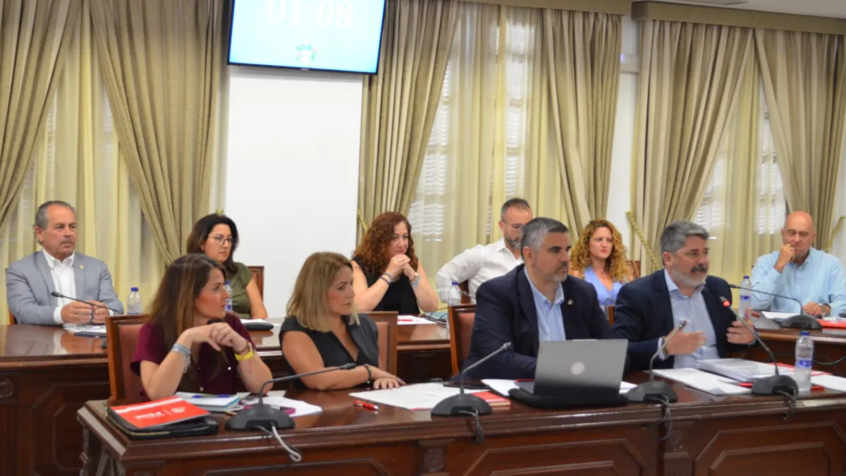 Denuncian que el gobierno de Ana Mata lleva a Mijas al “caos económico” tras gastar 50 millones con reparos