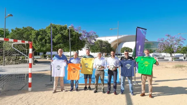 San Pedro Alcántara se convertirá el domingo en escenario de la fiesta del fútbol clásico con el II Trofeo Retro y cinco equipos veteranos del…