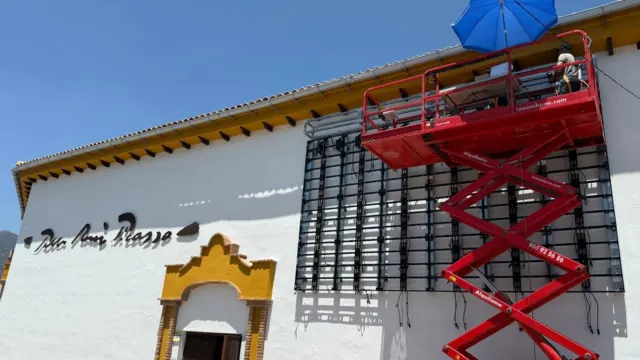 El Ayuntamiento de Benalmádena se gasta más de 250.000 euros de fondos europeos en dos pantallas LED
