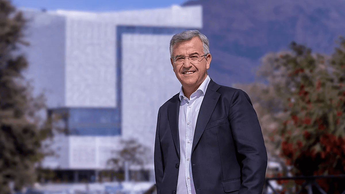 «Los números reflejan una realidad distinta»: El PSOE denuncia que Estepona mantiene una deuda millonaria a corto plazo