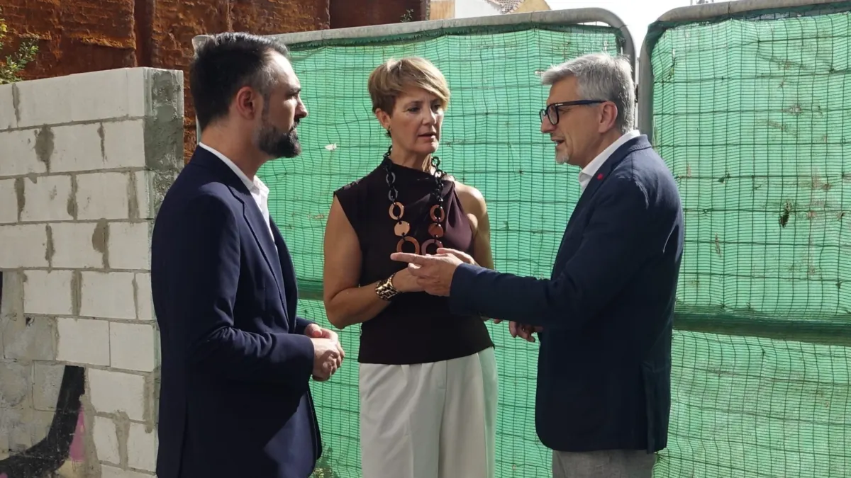 La vivienda como negocio: El PSOE denuncia el modelo especulador del PP que permite al alcalde de Estepona construir 20 apartamentos turísticos en…