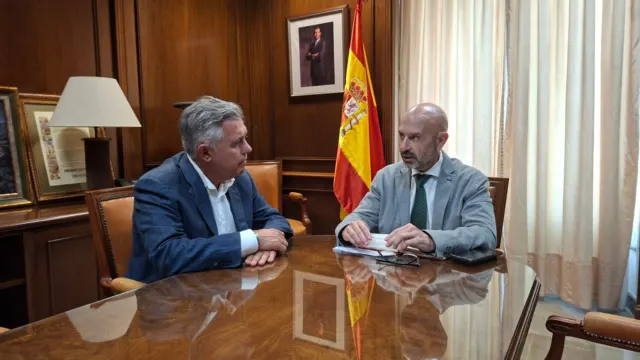 La subdelegación del Gobierno aborda con el Ayuntamiento el refuerzo inminente de la Guardia Civil en Manilva