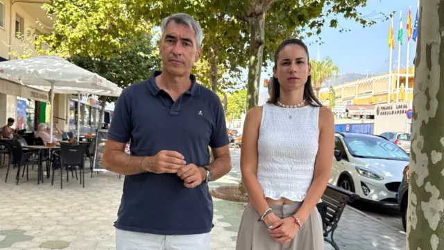 Denuncian que Lara «descapitaliza las empresas públicas para financiar propaganda mientras abandona los servicios esenciales de Benalmádena»