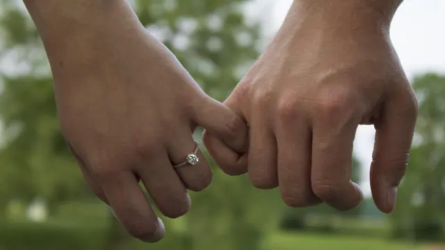 Marbella acogerá el 10 de octubre la primera edición de la yincana urbana ‘¿Y mi anillo pa’cuándo?’, que reunirá a 300 parejas y repartirá más de…