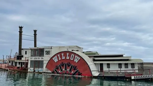 Una nueva licitación dispara a más de medio millón de euros el coste para retirar el Willow del Puerto Deportivo de Benalmádena