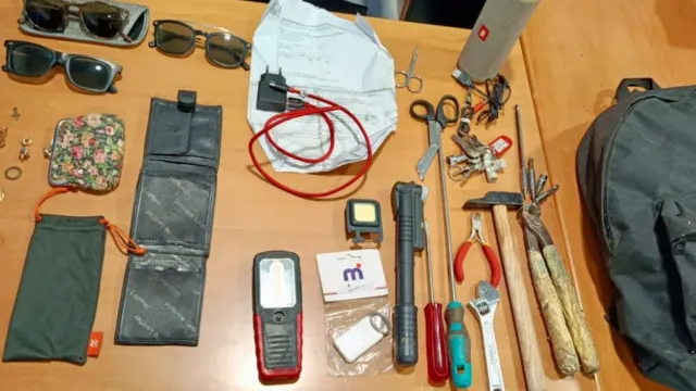 La Policía Local de Mijas arresta a a tres personas por robos en vehículos