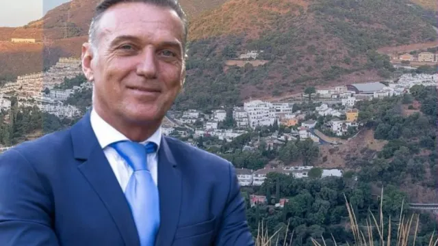 El alcalde de Benahavís declara como investigado en Marbella por el uso privado de terrenos municipales