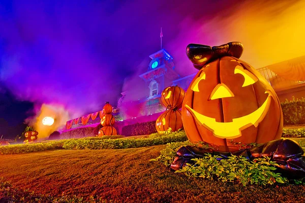 Los municipios del litoral suspenden y aplazan las celebraciones de Halloween en señal de luto por el accidente ferroviario de Urda